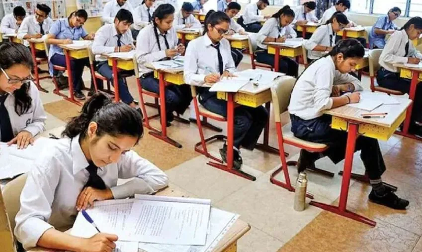 12वीं कक्षा के प्रश्न पत्र में प्रूफ रीडिंग के दौरान हुई चूक: बंगाल शिक्षा बोर्ड 