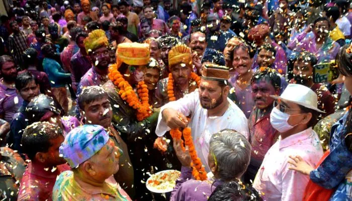 मुस्लिम समुदाय के लोगों ने भी स्वागत किया।