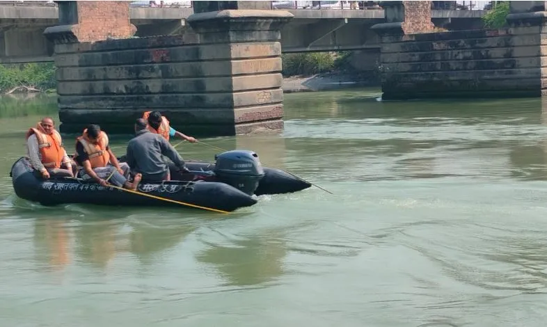 मेरठ: बेटे की चाहत में पूजा अर्चना के लिए गंगनहर पहुंची मां बेटी डूबी, मौत