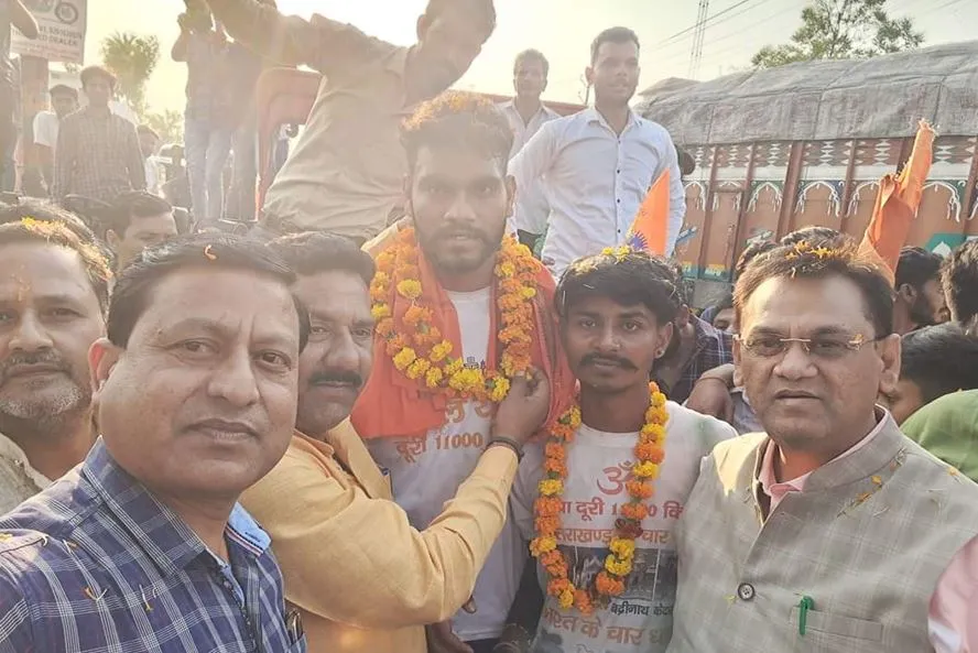 मेरठ: 13100 किमी की पैदल यात्रा, 8 ज्योतिर्लिंग और चार धाम के किए दर्शन