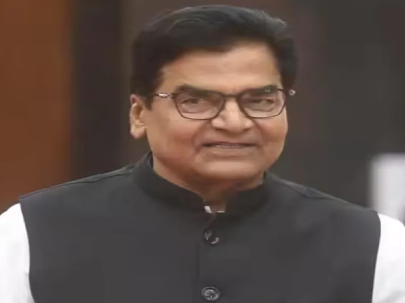 आगरा: सपा सांसद के आवास पर हमले के मामले में ‘अज्ञात भीड़’ के खिलाफ प्राथमिकी दर्ज, जानिए राम गोपाल यादव 