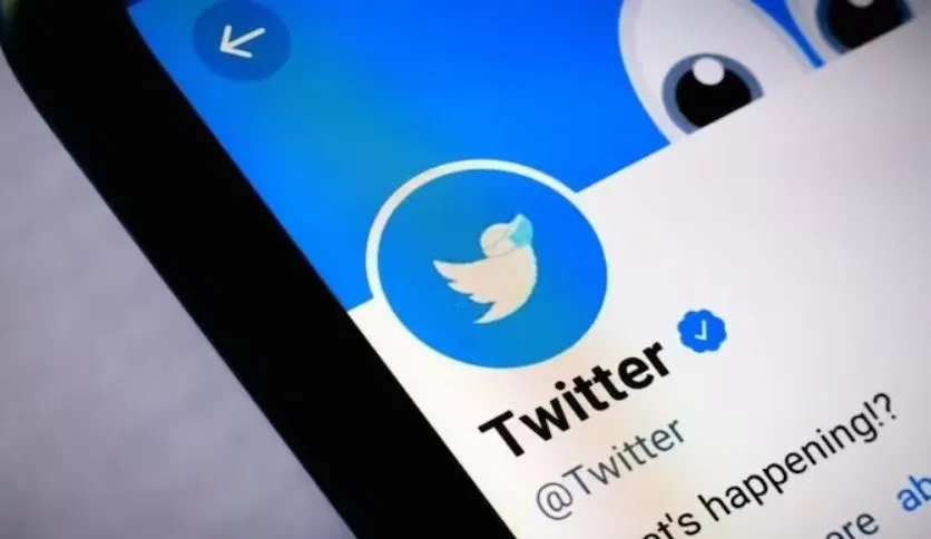 बरेली: विद्यालय में नमाज-ए-जनाजा पढ़ने के मामले ने पकड़ा तूल, CM और चीफ सेक्रेटरी को किया ट्वीट