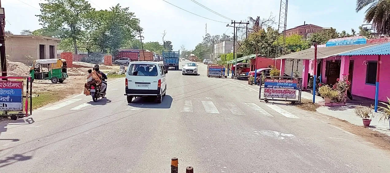 काशीपुरः यूपी बॉर्डर पर अलर्ट के बाद दिन में बे-रोकटोक एंट्री कर रहे वाहन