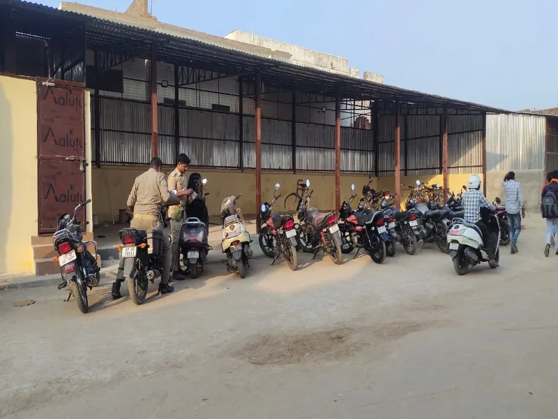 अयोध्या : रामनवमी में जन्मभूमि आने वाले श्रद्धालुओं को निशुल्क लॉकर की सौगात 