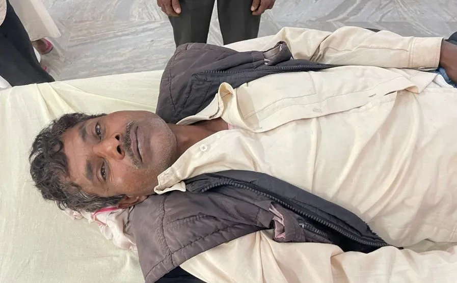 बरेली: गाड़ी सीख रहे युवक ने मारी टक्कर, कुत्ते के पिल्ले की मौत, ग्रामीण घायल