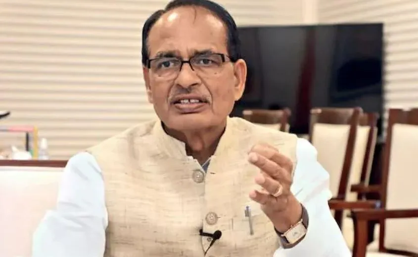 बहनों की आंखों में आंसू नहीं, आत्मविश्वास भरी मुस्कान देखना चहते हैं: शिवराज 