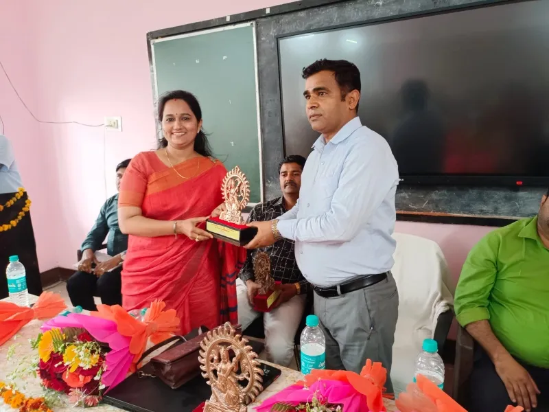 हरदोई : स्कूली शिक्षा को बेहतर बनाने पर दिया जोर