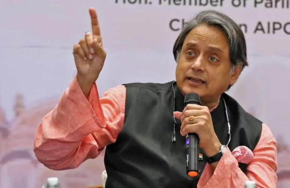 भारतीय मिशन की सुरक्षा के लिए मेजबान देशों से बात करे सरकार: थरूर