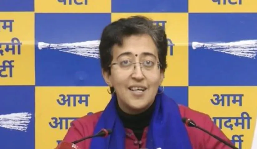 केजरीवाल मंत्रिमंडल में पहली महिला मंत्री बनेंगी आतिशी, जानें पढ़ाई से लेकर राजनीति तक का सफर