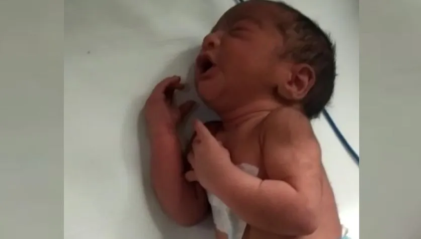 मेरठ: ममता हुई शर्मसार! कूड़े के ढेर में पड़ी मिली एक दिन की नवजात