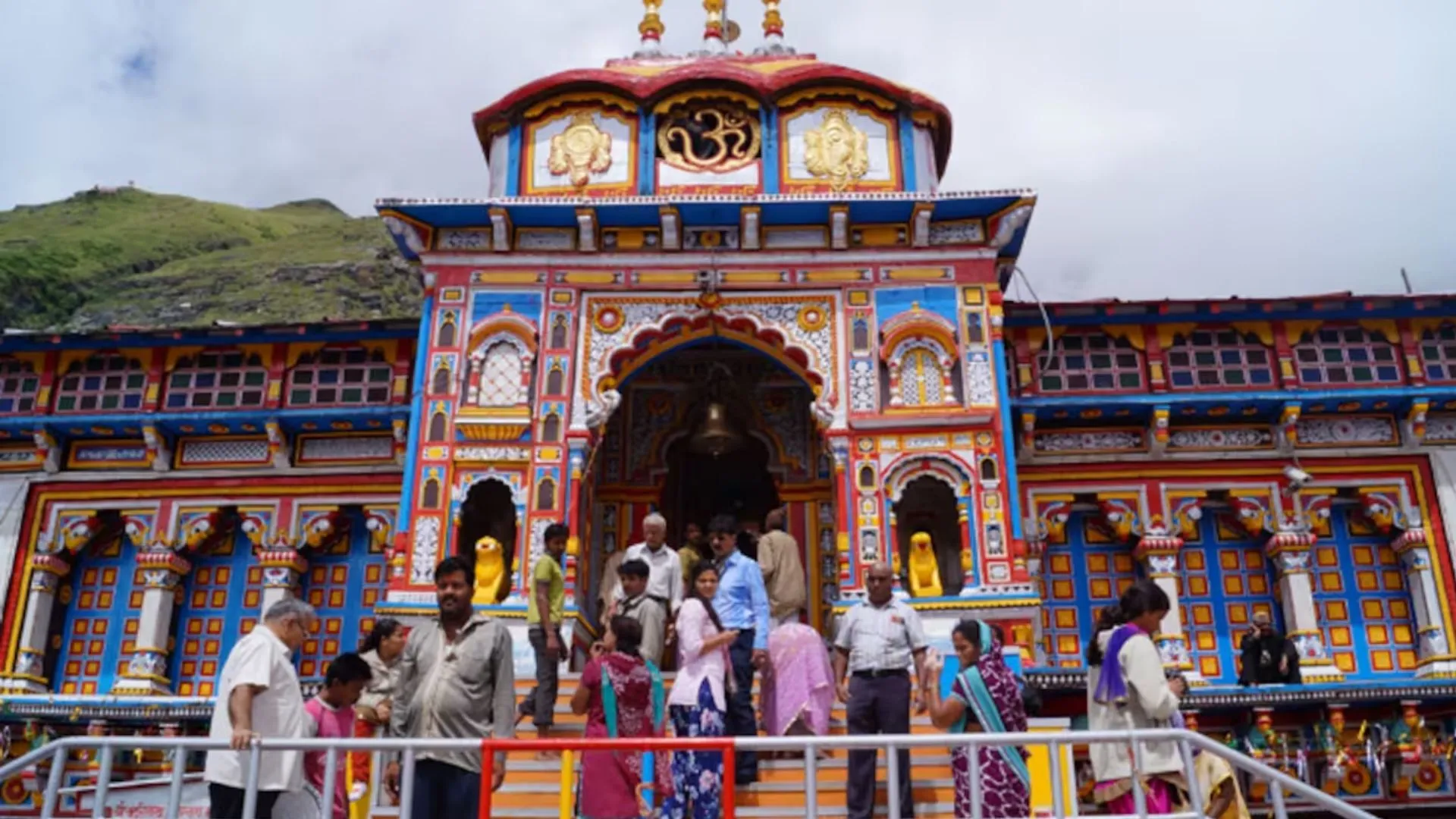 Badrinath Dham : बद्रीनाथ धाम के कपाट कितनी चाबियों से खुलते हैं? जानिए रोचक मान्यताएं