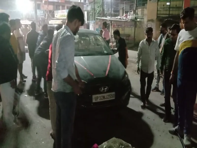 सीतापुर: डिवाइडर से टकराई कार, नशे में धुत था चालक