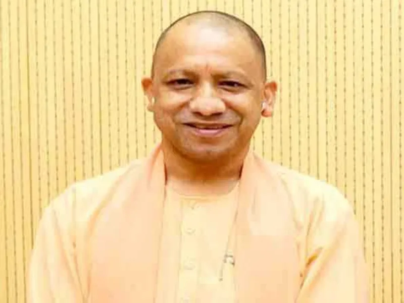 लोक सेवा दिवस पर बोले सीएम योगी- समर्पण के साथ लोक सेवा के मार्ग पर लोक सेवक निरंतर गतिमान रहें  