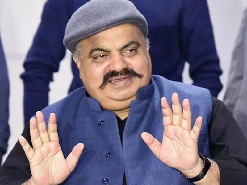 अतीक अहमद की रिमांड अर्जी से सामने आया माफिया का पाकिस्तान कनेक्शन