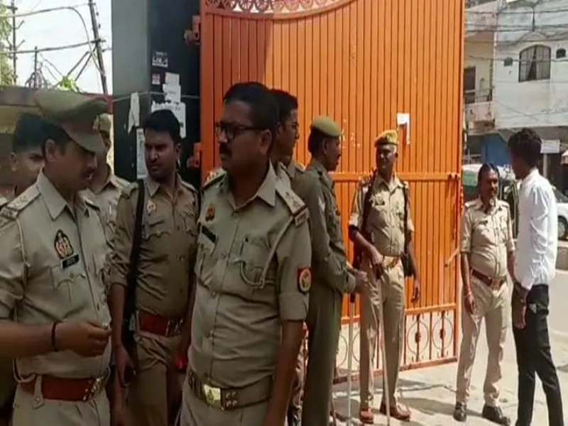 Atique-Ashraf murder: प्रयागराज के कॉल्विन हॉस्पिटल पहुंची एसआईटी टीम, क्राइम सीन कर रही रिक्रिएट 