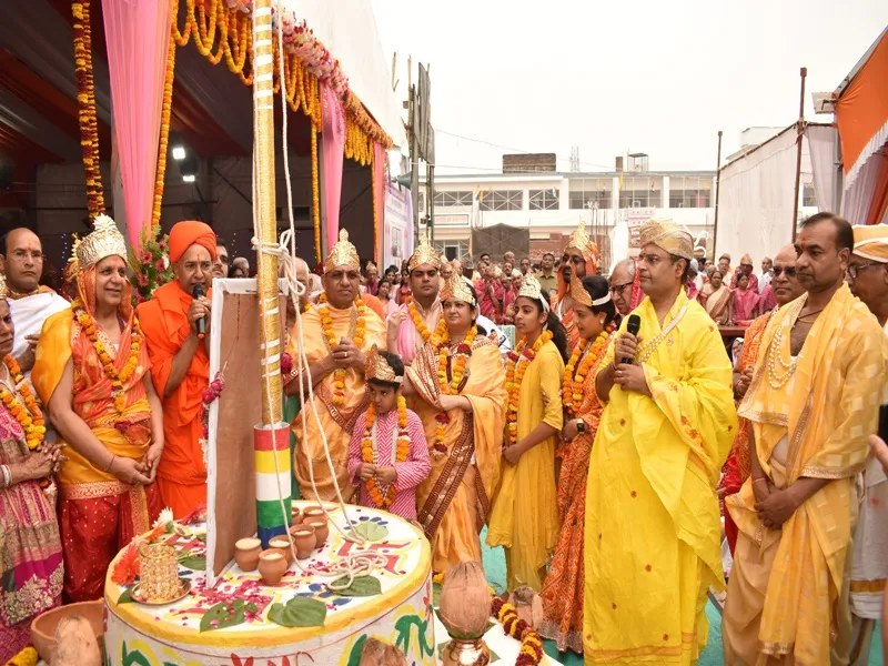 अयोध्या: पंचकल्याणक प्रतिष्ठा का ध्वजारोहण व घटयात्रा जुलूस के साथ शुभारंभ