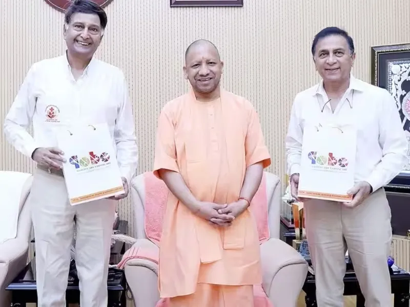 मुख्‍यमंत्री योगी से मिले पूर्व क्रिकेटर सुनील गावस्‍कर और सी. श्रीनिवास 