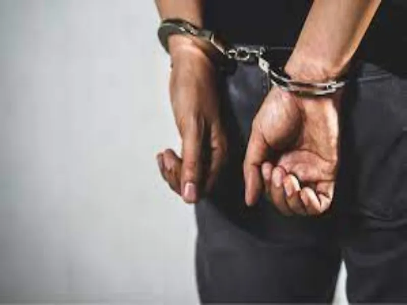 देवरिया: बेटी की हत्या के आरोप में पिता गिरफ्तार 