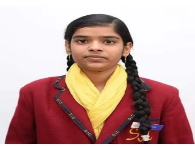UP Board Result 2023: हाईस्कूल में सीतापुर की प्रियांशी ने किया यूपी Top, IAS बन देश सेवा को बताया लक्ष्य