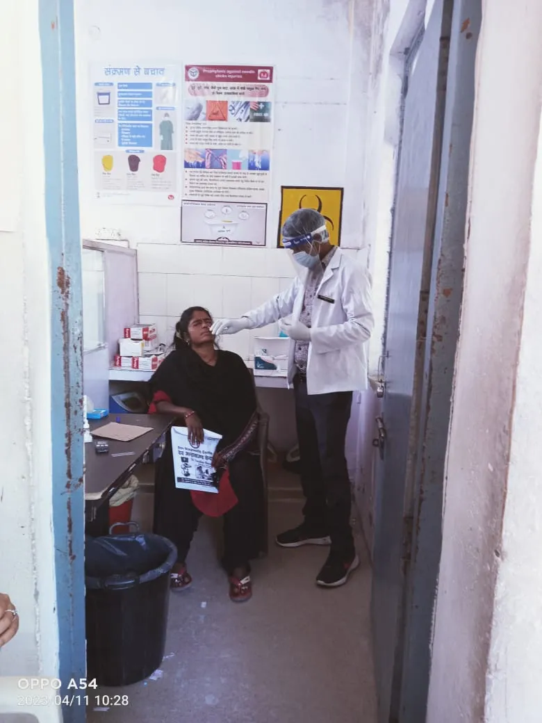 बरेली : कोविड सैंपल जीनोम सिक्वेंसिंग के लिए नहीं भेज रहे अफसर, दिए जा चुके हैं आदेश