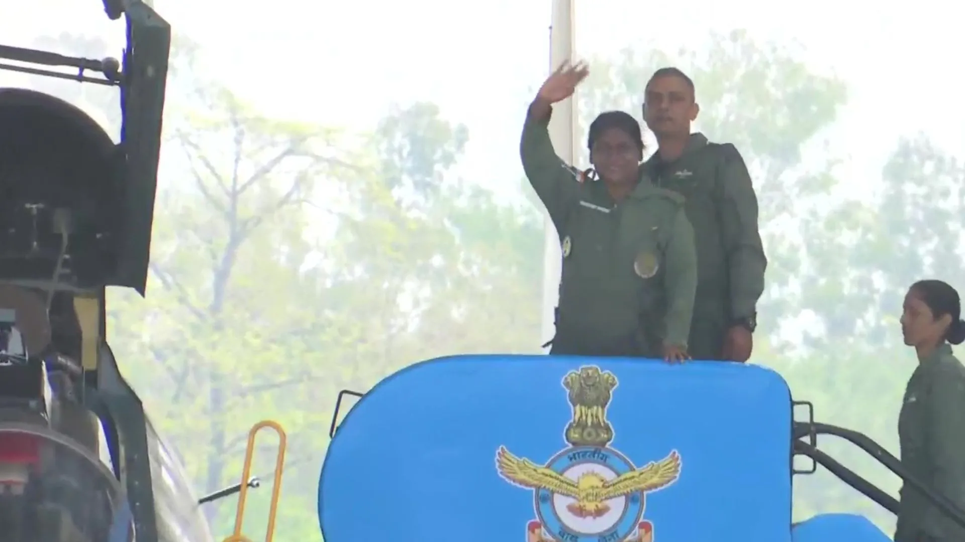 VIDEO : भारतीय वायुसेना का सुखोई विमान, महामहिम की उड़ान, प्रतिभा पाटिल के बाद ऐसा करने वाली दुनिया की दूसरी महिला प्रेसिडेंट