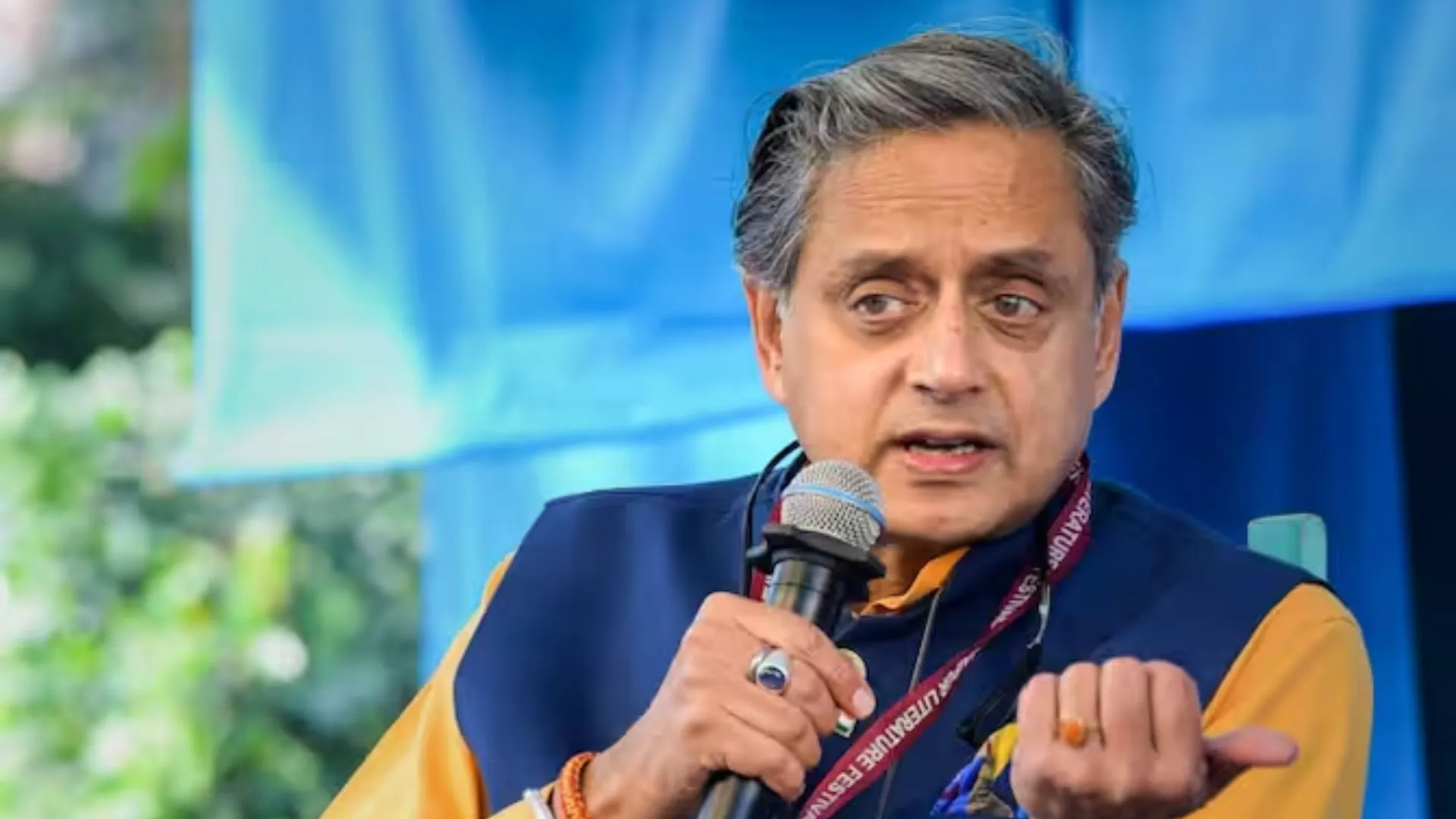 कांग्रेस वास्तविक केंद्र बिंदु, छोटे दलों को विपक्षी गठबंधन का संयोजक बनने को प्रेरित करता : शशि थरूर 
