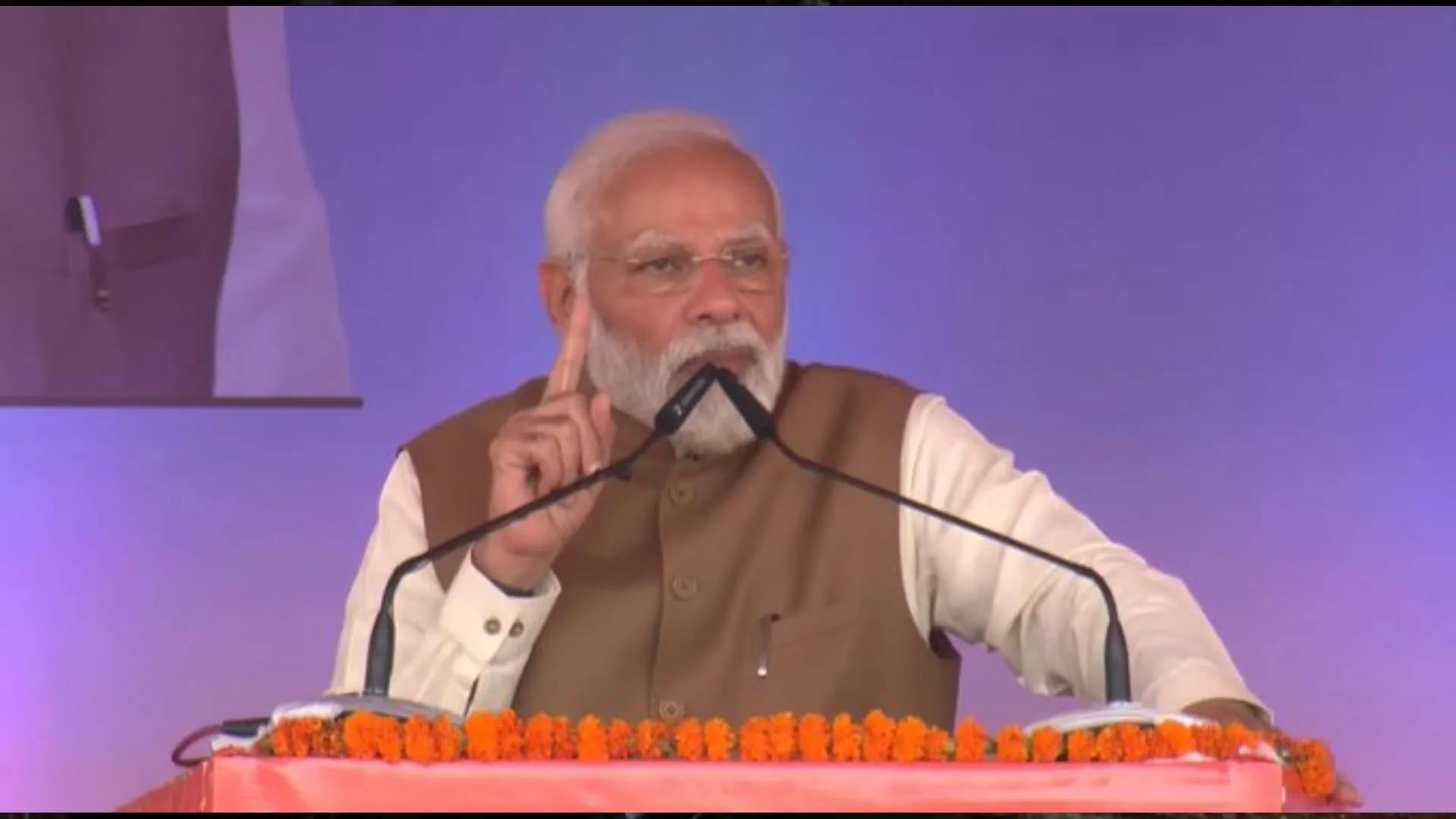 कुछ लोगों ने मुझे मारने के लिए सुपारी दे रखी है, लेकिन हर भारतीय आज मेरा का सुरक्षा कवच है : पीएम मोदी 