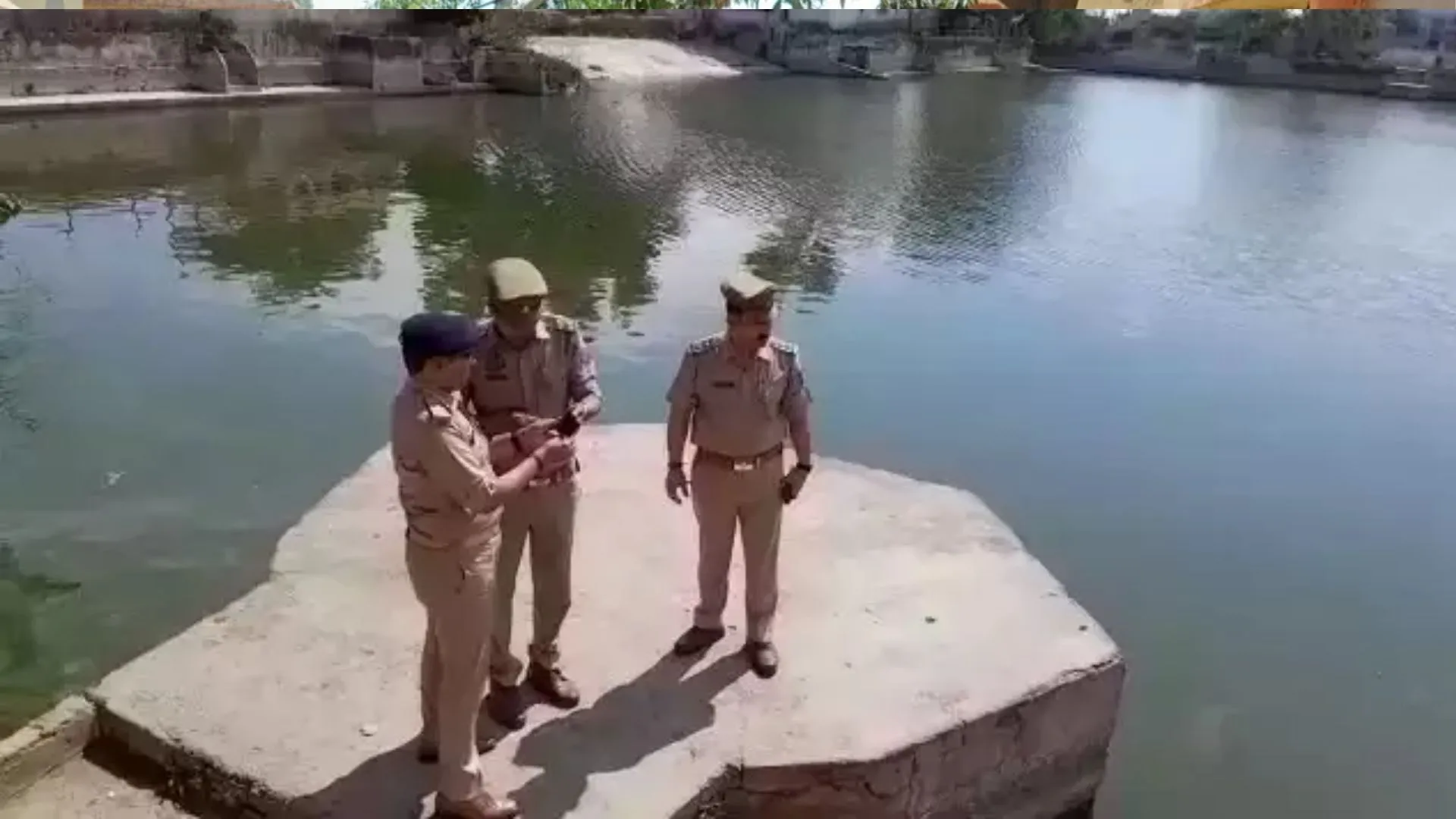 मथुरा: गोविंद कुंड में पाया गया महिला का शव, शिनाख्त करने में जुटी पुलिस