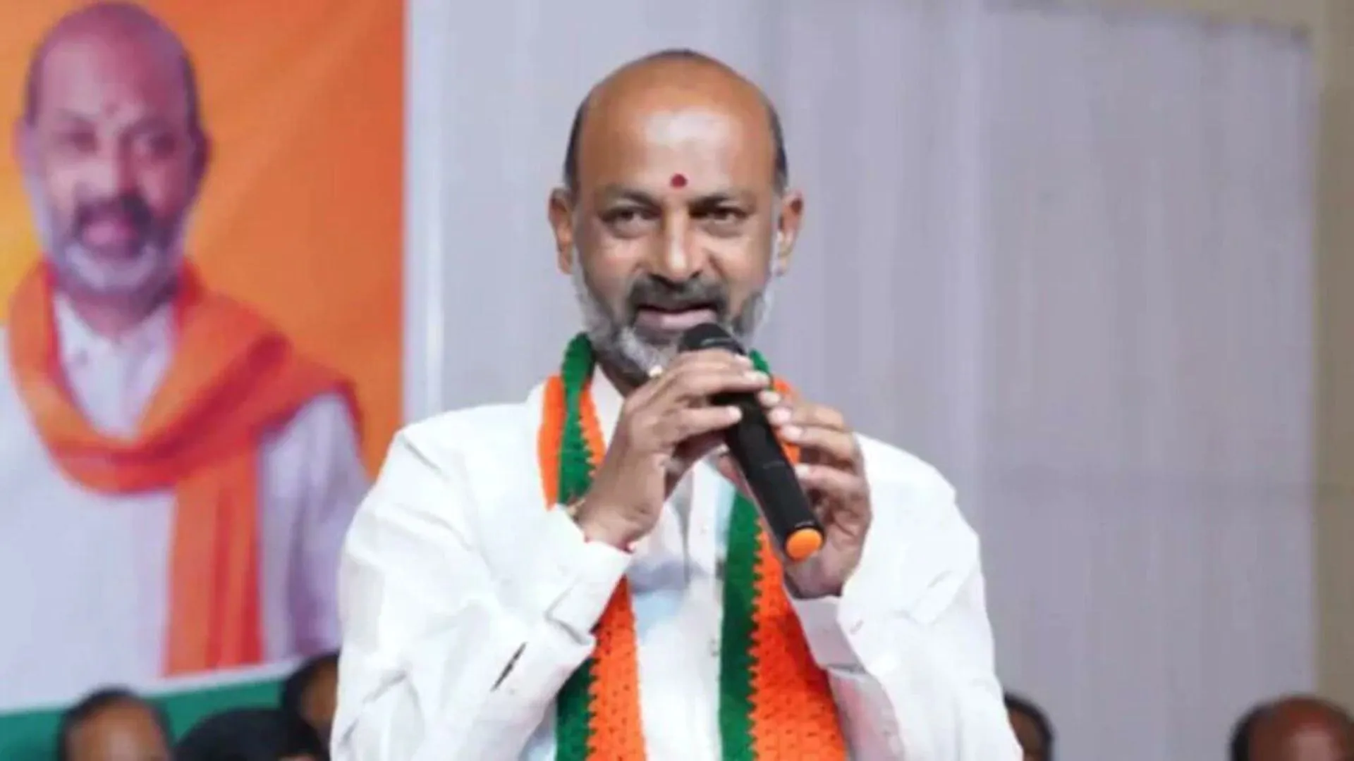 तेलंगाना हाई कोर्ट के न्यायाधीश से करायी जाये 10वीं कक्षा के प्रश्न पत्र लीक होने की जांच: बंदी संजय 