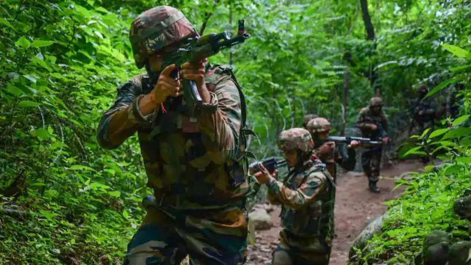 जम्मू-कश्मीर के पुंछ में नियंत्रण रेखा पर सेना ने एक आतंकवादी को किया ढेर 