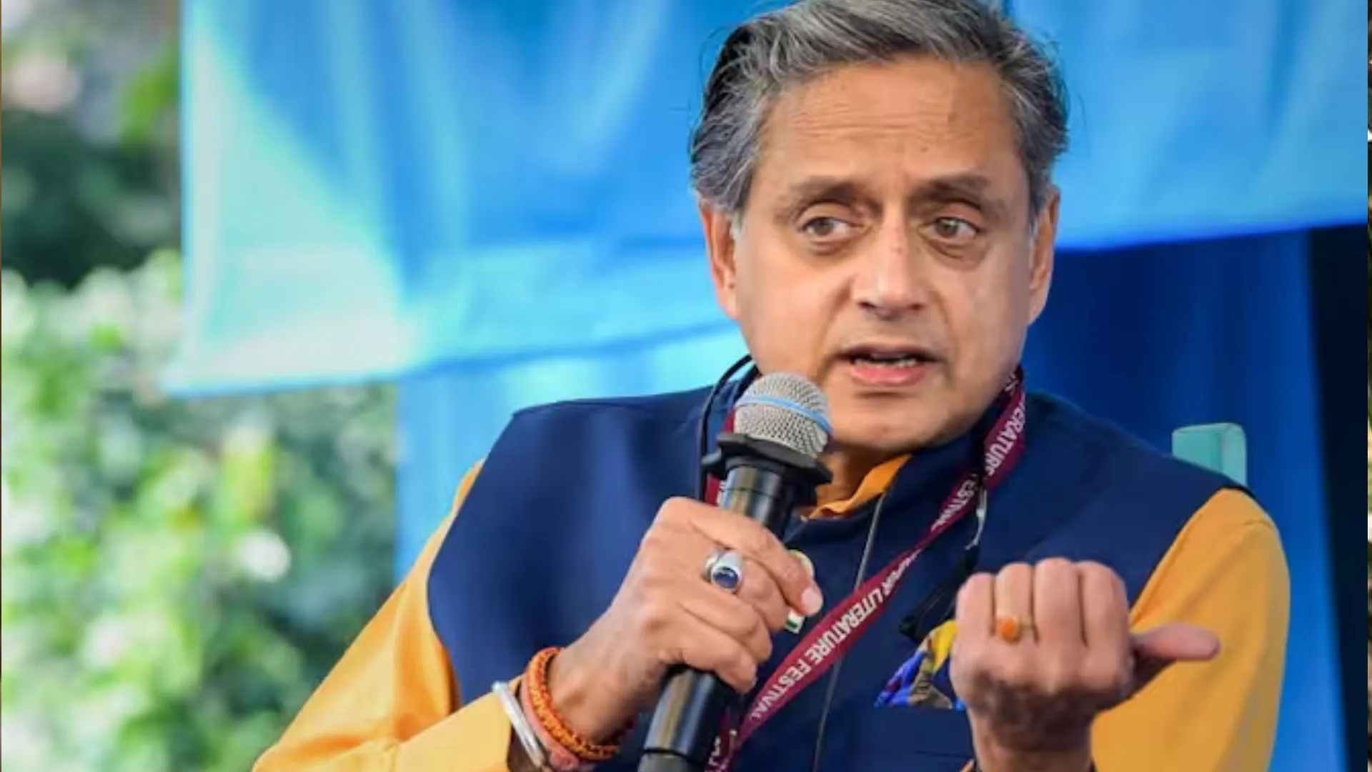 कर्नाटक की जनता 40 प्रतिशत कमीशन से थक चुकी है, उसे 100 प्रतिशत प्रतिबद्धता चाहिए: शशि थरूर 