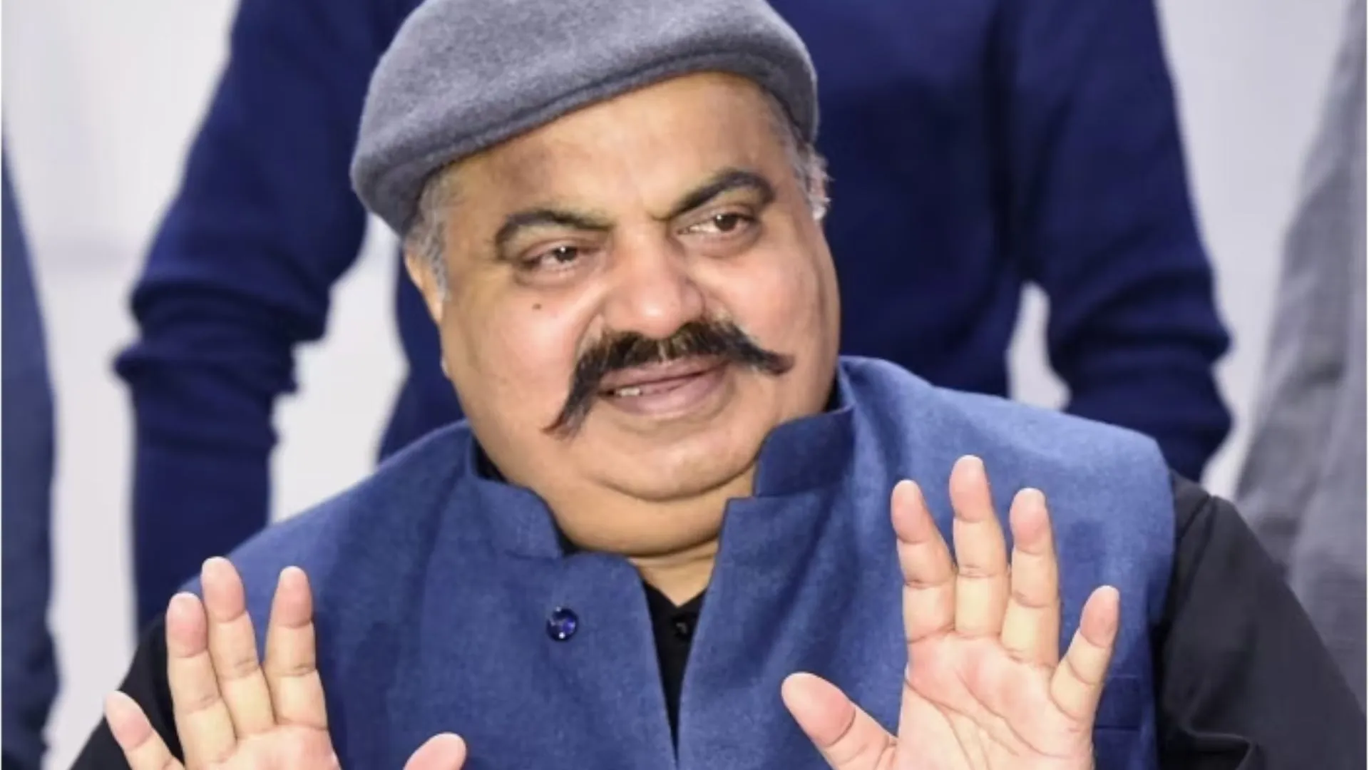 'मैं अभी मरने वाला नहीं हूं...' अतीक की Whatsapp Chat आई सामने, जेल से भेजे थे धमकीभरे मैसेज