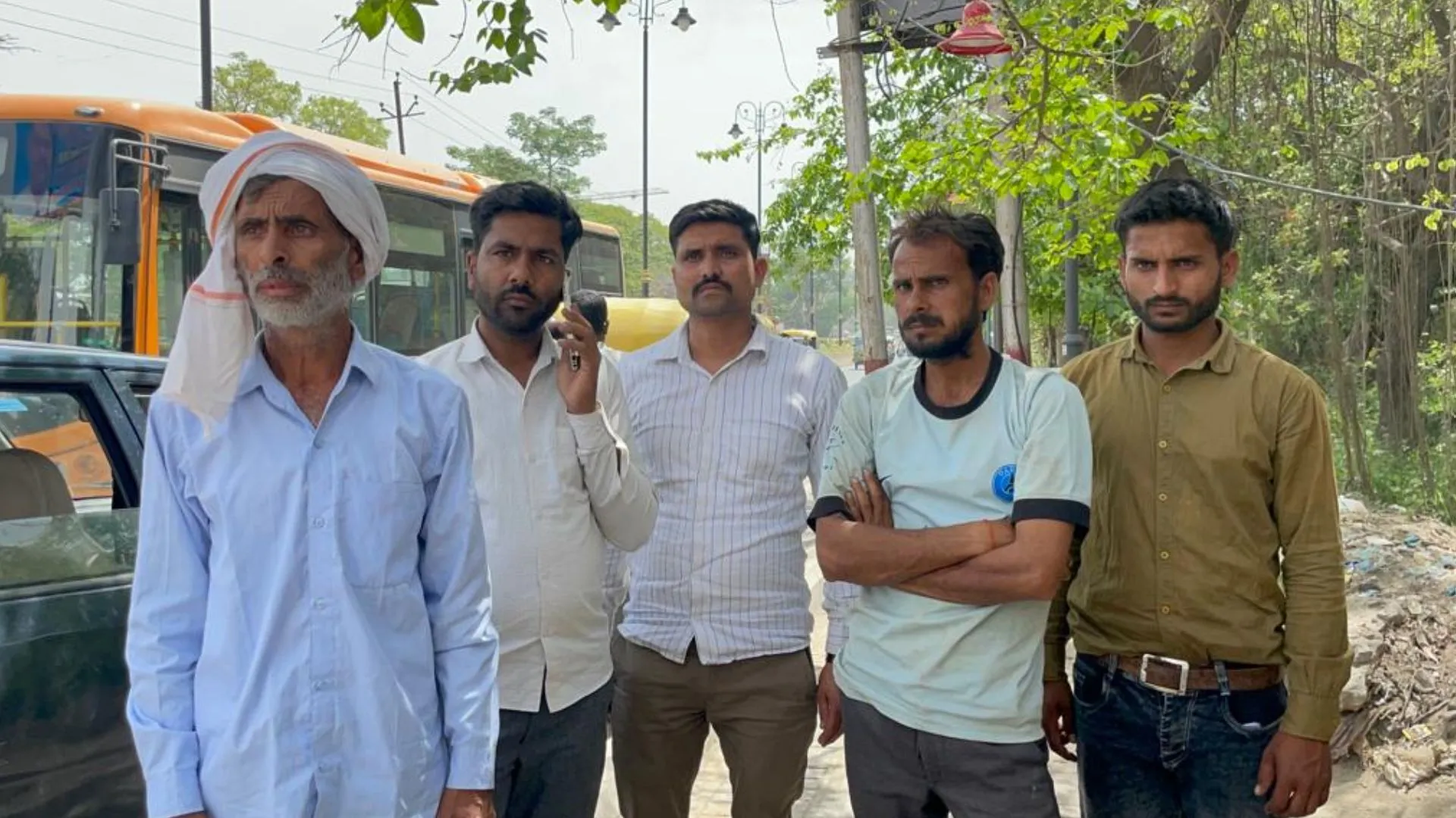 बरेली: बेटे को पेपर दिलाने लेकर जा रहे पिता की सड़क हादसे में मौत, बेटे की हालत गंभीर