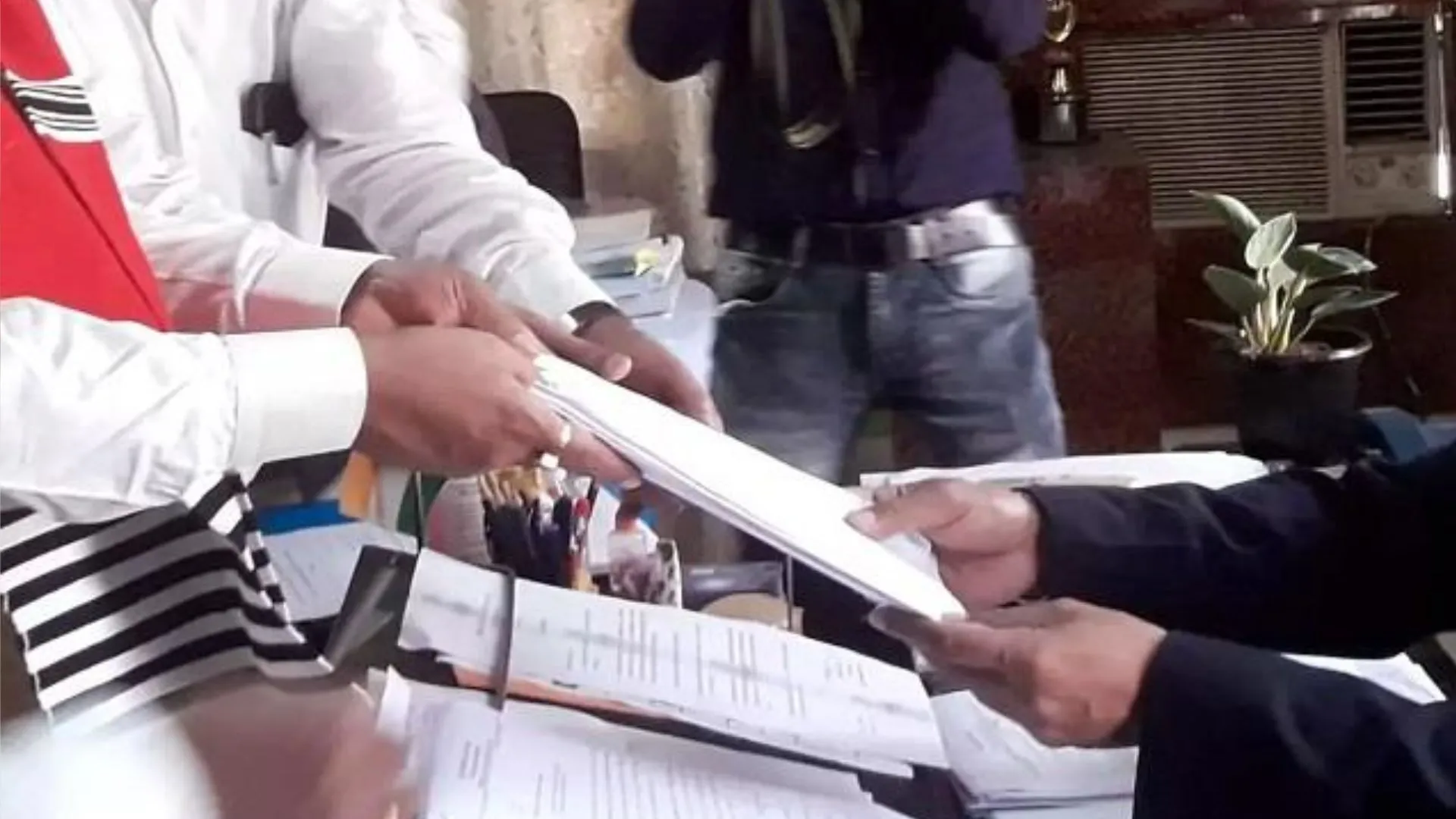 कर्नाटक चुनाव: 3,632 उम्मीदवारों ने किए नामांकन पत्र दाखिल, आज होगी जांच 