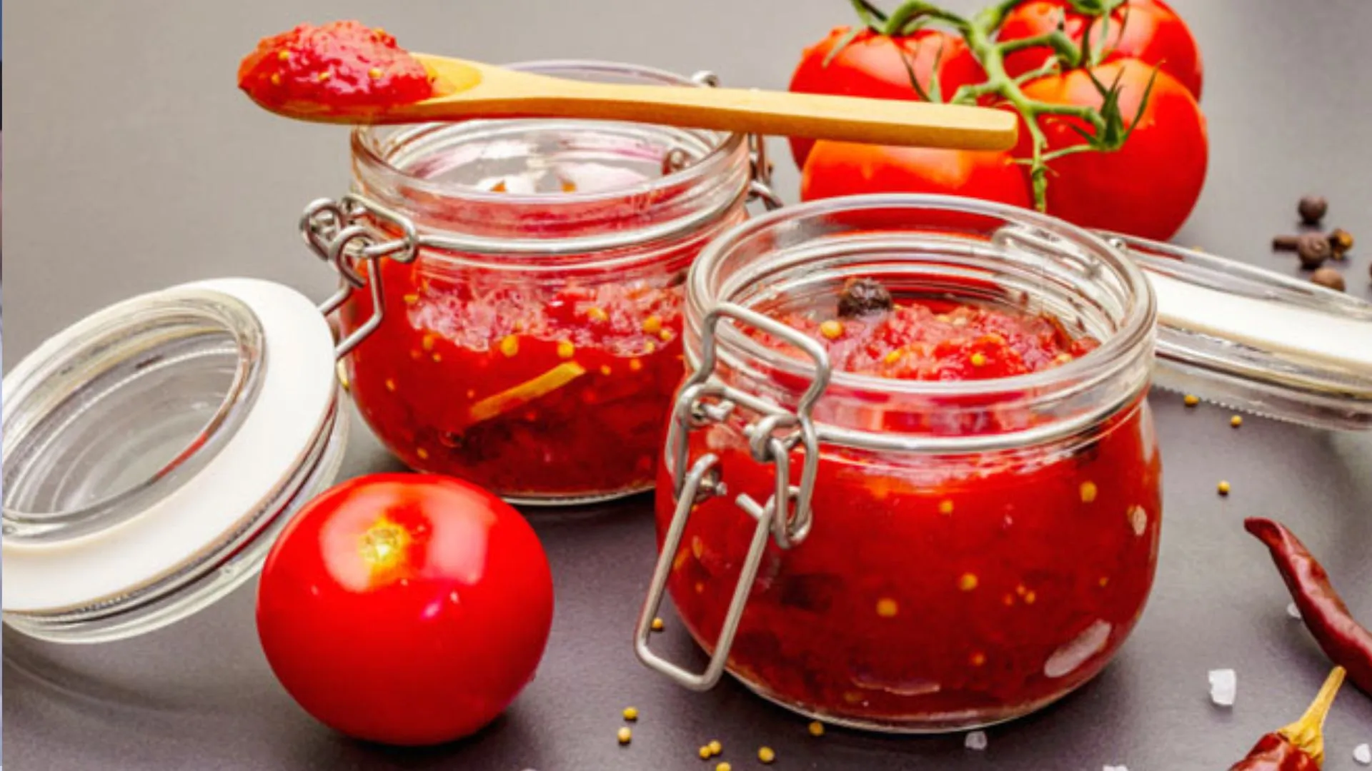 Tomato Chutney Recipe: बिहारी स्टाइल में बनाना चाहते हैं टमाटर की चटनी, तो जानें ये आसान रेसिपी