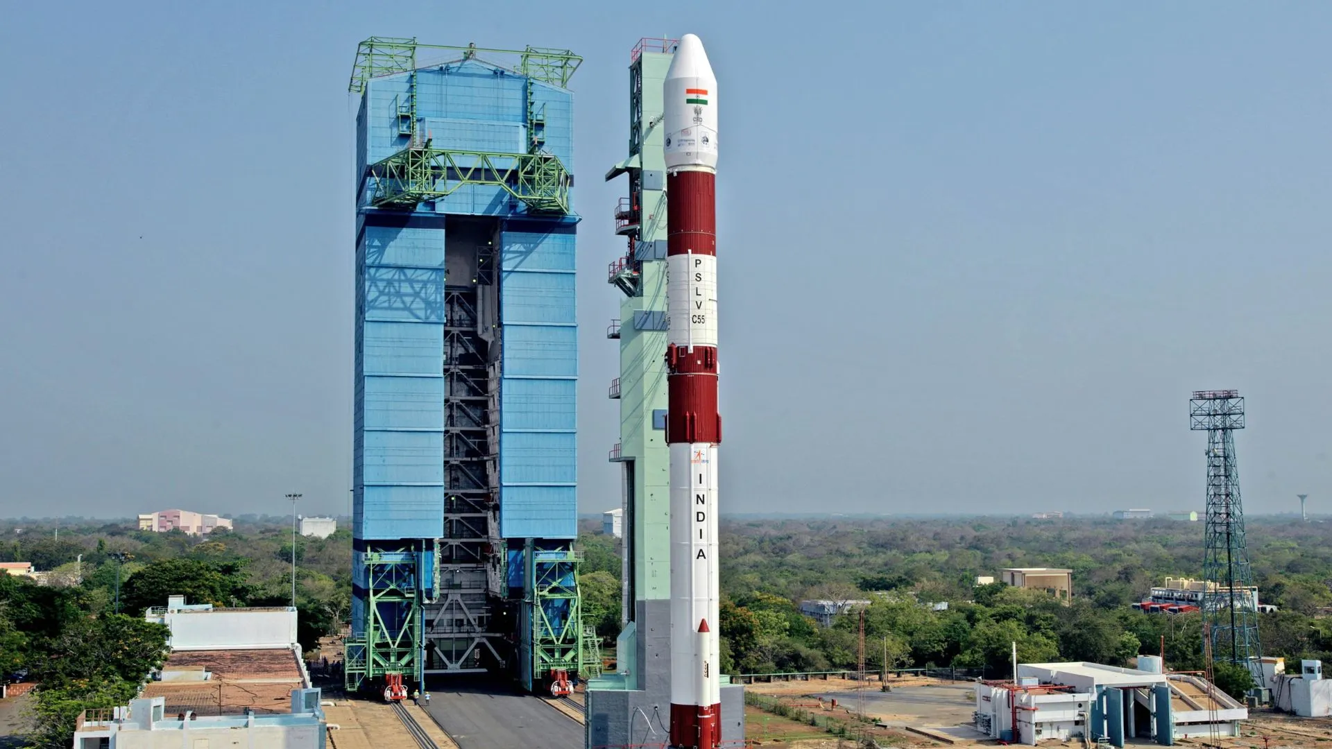 ISRO ने श्रीहरिकोटा से लॉन्च किए सिंगापुर के दो सैटेलाइट, जानें क्या है खासियत?