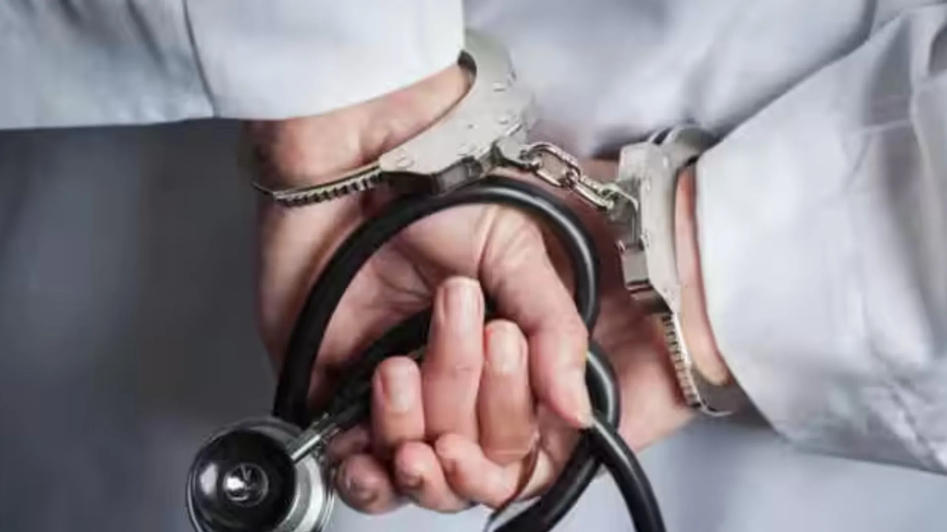 डॉक्टर से अपहरण के बाद 30 लाख रुपये वसूलने के आरोप में पांच लोग गिरफ्तार 