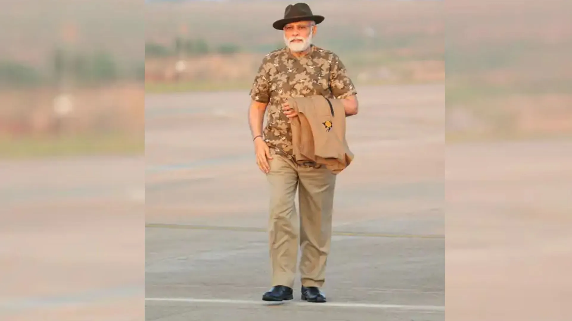 Video : PM मोदी बांदीपुर टाइगर रिजर्व पहुंचे, नए लुक में नजर आए, खुली जीप में बैठकर घूमे, हाथी को खिलाया गन्ना