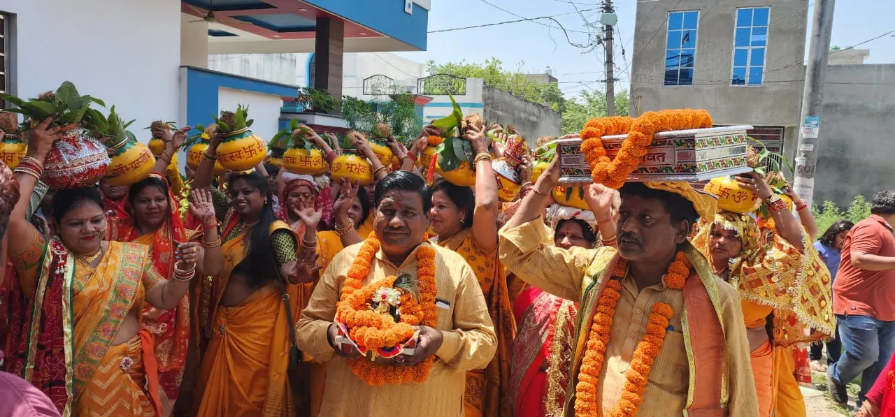 बरेली: कलश यात्रा के साथ शुरू हुई श्रीमद्भागवत कथा