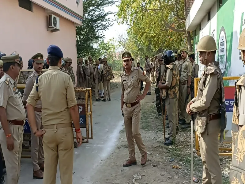 चकिया और कसारी मसारी में PAC और RAF कड़ा बंदोबस्त, हर आने-जाने वाले पर है नजर 