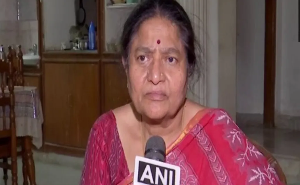 तेलंगाना में मारे गए आईएएस अधिकारी की पत्नी ने पूर्व सांसद को रिहा करने के बिहार सरकार के फैसले पर नाराजगी जताई 