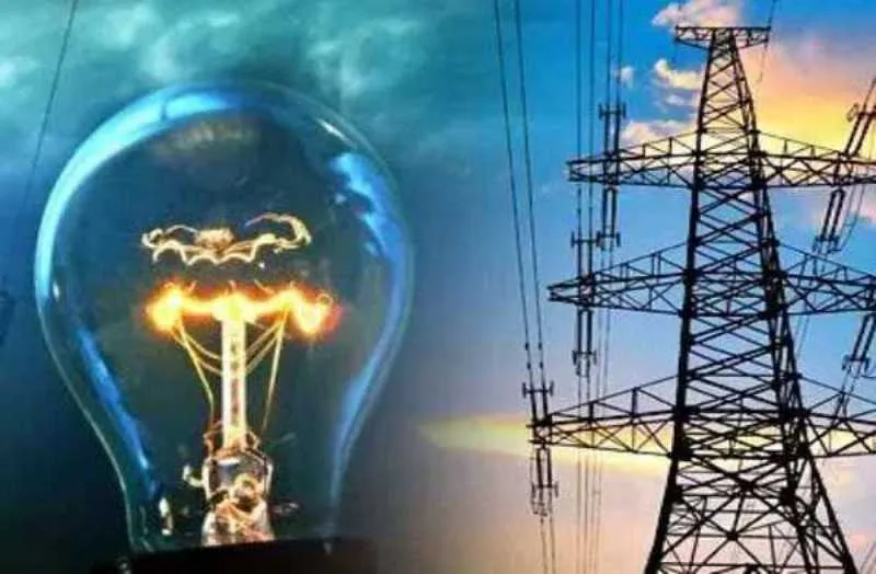 गरमपानी: आए दिन विद्युत आपूर्ति चरमराने से बेतालघाट के भराड़ी गांव के ग्रामीण परेशान