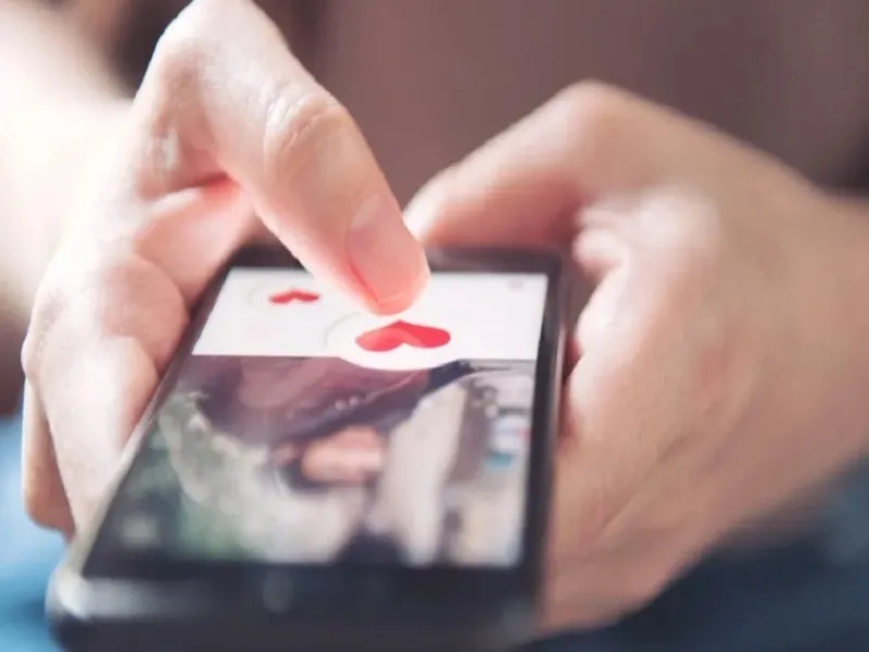 वाराणसी: अजनबी से मिलने गे डेटिंग एप के जरिये पहुंचा युवक, बुरी तरह हुई पिटाई- सामान भी लूटा  