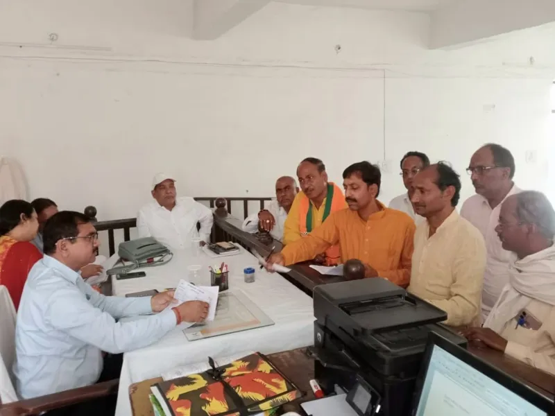नगर पालिका परिषद सुलतानपुर : तीन ने वापिस लिया नामांकन, अब 10 उम्मीदवारों में लड़ाई
