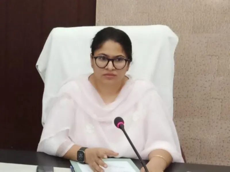 बस्ती: छात्राओं से भोजन बनवाने पर बीएसए व एमडीएम समन्वयक से स्पष्टीकरण तलब
