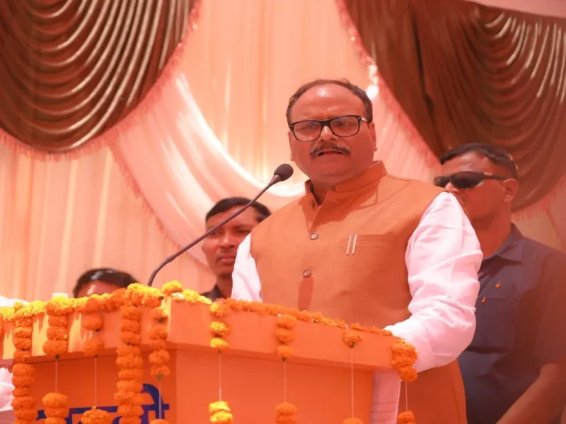 हरदोई पहुंचे डिप्टी CM ब्रजेश पाठक, कहा - अब बनाना है ट्रिपल इंजन की सरकार 