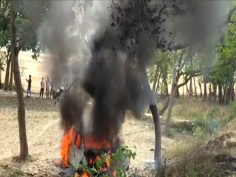 देखें Video : नेपाल के यात्रियों को ले जा रही कार खड्ड में पलटी, आग लगने से हुई खाक- तीन घायल   