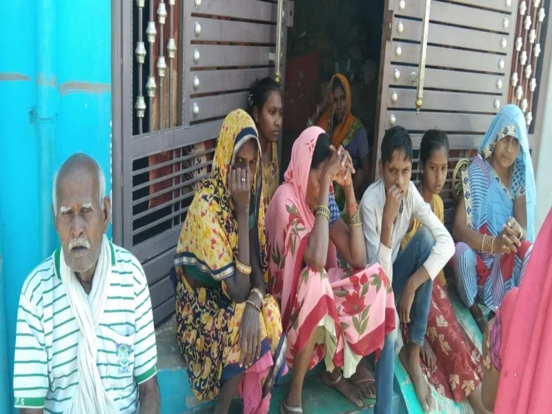 रायबरेली: संदिग्ध अवस्था में फंदे पर लटकता मिला युवक का शव ,मां बाप की मौत के बाद था अकेला 