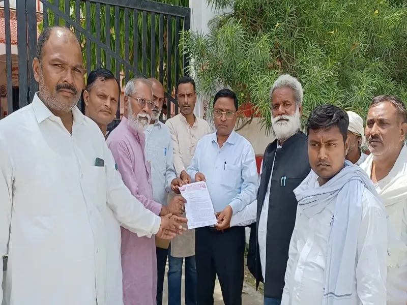 अयोध्या: प्रदेश में हत्या और कानून-व्यवस्था को लेकर भाकपा ने राज्यपाल को भेजा ज्ञापन 