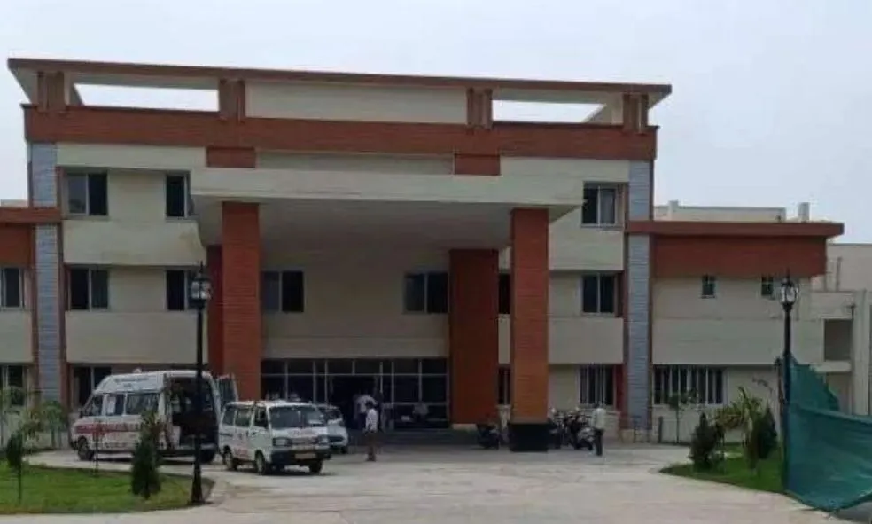 बरेली: 300 बेड अस्पताल के आवासों में रहने वालों से कटेगा एचआरए